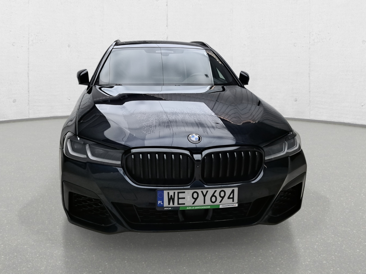 BMW 540I XDRIVE KOMBI - מכונית: תמונה 3 BMW 540I XDRIVE KOMBI - מכונית: תמונה 3