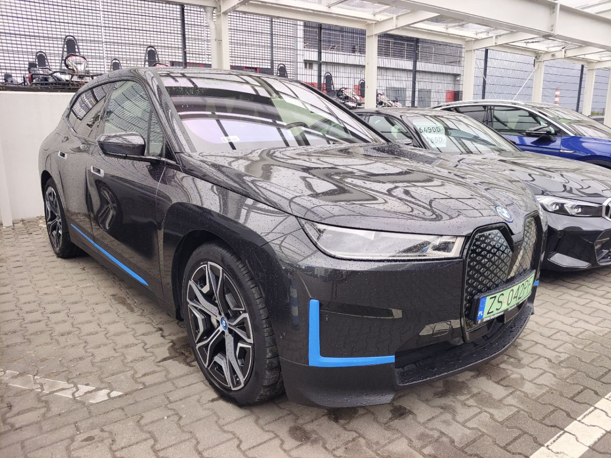 BMW iX XDRIVE40 SUV - SUV: תמונה 1 BMW iX XDRIVE40 SUV - SUV: תמונה 1