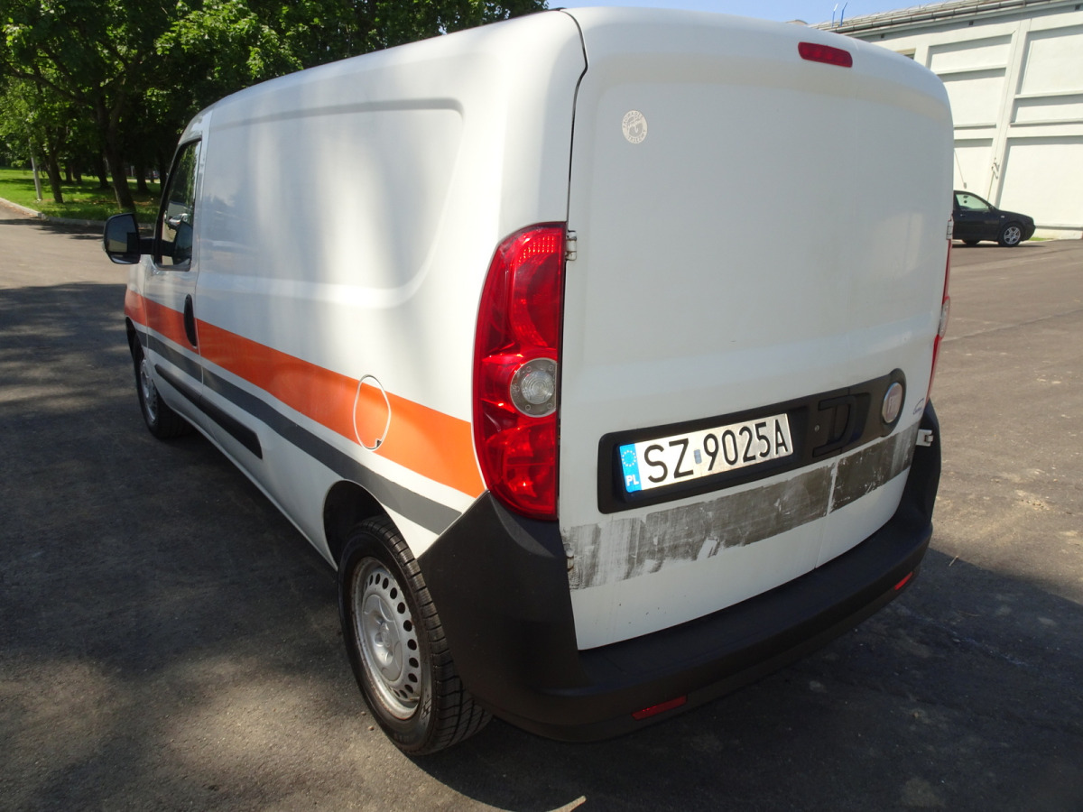 FIAT DOBLO FURGON BLASZAK - כלי רכב מסחרי עם לוח: תמונה 4 FIAT DOBLO FURGON BLASZAK - כלי רכב מסחרי עם לוח: תמונה 4