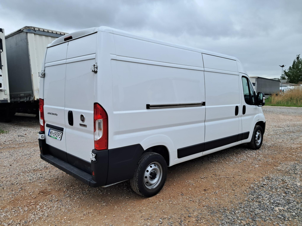 FIAT DUCATO FURGON BLASZAK - כלי רכב מסחרי עם לוח: תמונה 4 FIAT DUCATO FURGON BLASZAK - כלי רכב מסחרי עם לוח: תמונה 4