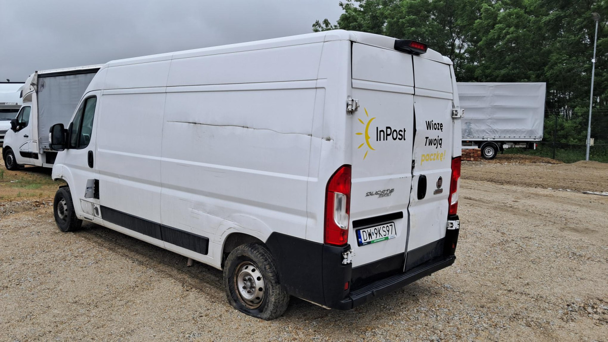 FIAT DUCATO FURGON BLASZAK - כלי רכב מסחרי עם לוח: תמונה 4 FIAT DUCATO FURGON BLASZAK - כלי רכב מסחרי עם לוח: תמונה 4