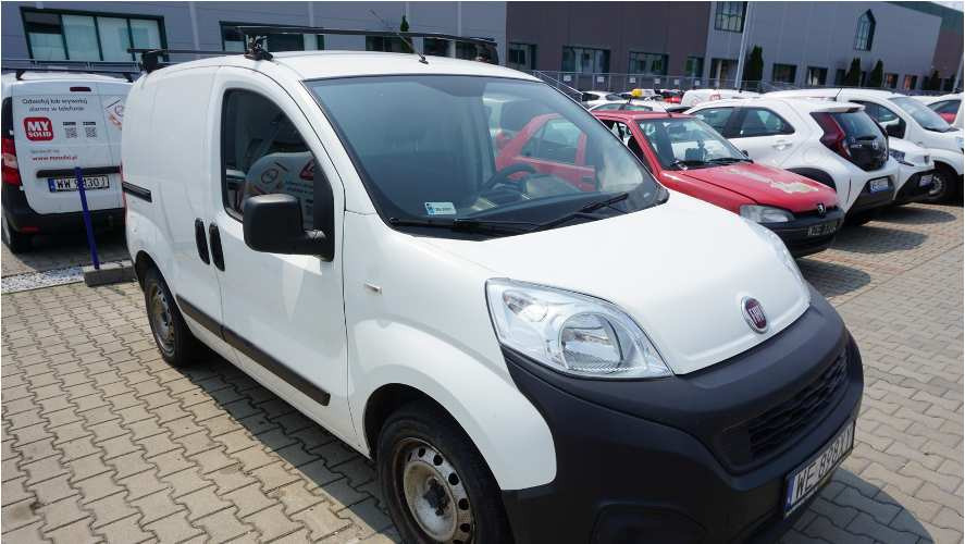 FIAT FIORINO FURGON BLASZAK - כלי רכב מסחרי עם לוח: תמונה 1 FIAT FIORINO FURGON BLASZAK - כלי רכב מסחרי עם לוח: תמונה 1