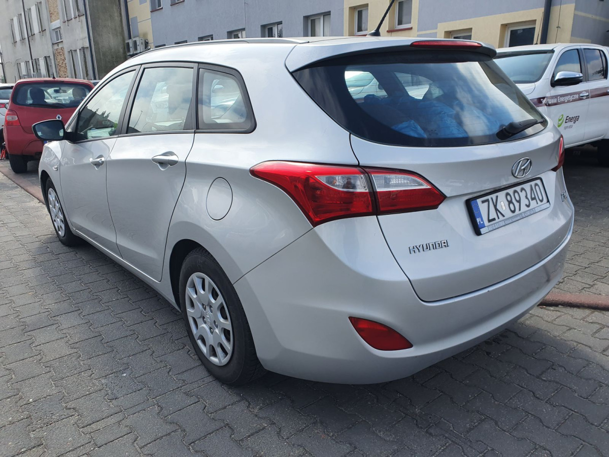 HYUNDAI I30 KOMBI - מכונית: תמונה 4 HYUNDAI I30 KOMBI - מכונית: תמונה 4