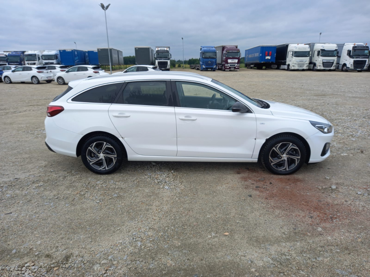 HYUNDAI I30 KOMBI - מכונית: תמונה 4 HYUNDAI I30 KOMBI - מכונית: תמונה 4