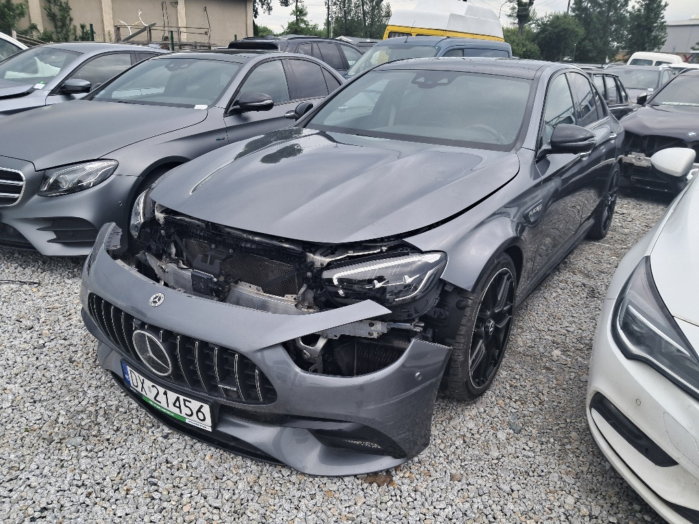 MERCEDES BENZ AMG E63S SEDAN - סדאן: תמונה 3 MERCEDES BENZ AMG E63S SEDAN - סדאן: תמונה 3