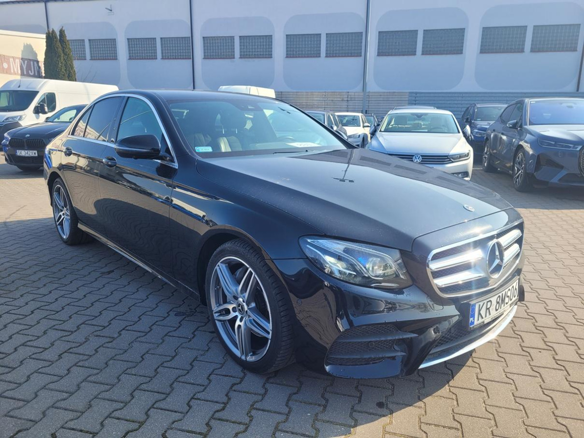 סדאן MERCEDES BENZ E 220 D 4MATIC SEDAN: תמונה 1