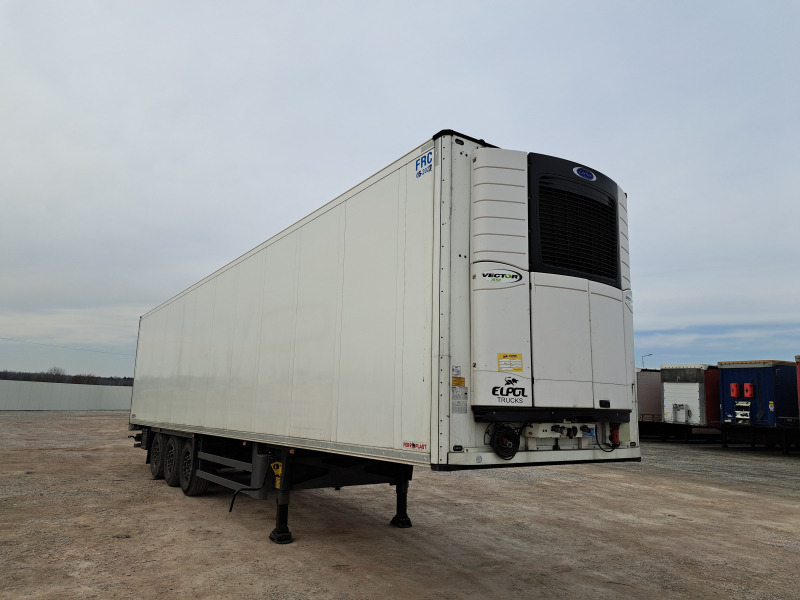 SCHMITZ CARGOBULL SCB*S3B CHŁODNIA - סמיטריילר עם קירור: תמונה 1 SCHMITZ CARGOBULL SCB*S3B CHŁODNIA - סמיטריילר עם קירור: תמונה 1