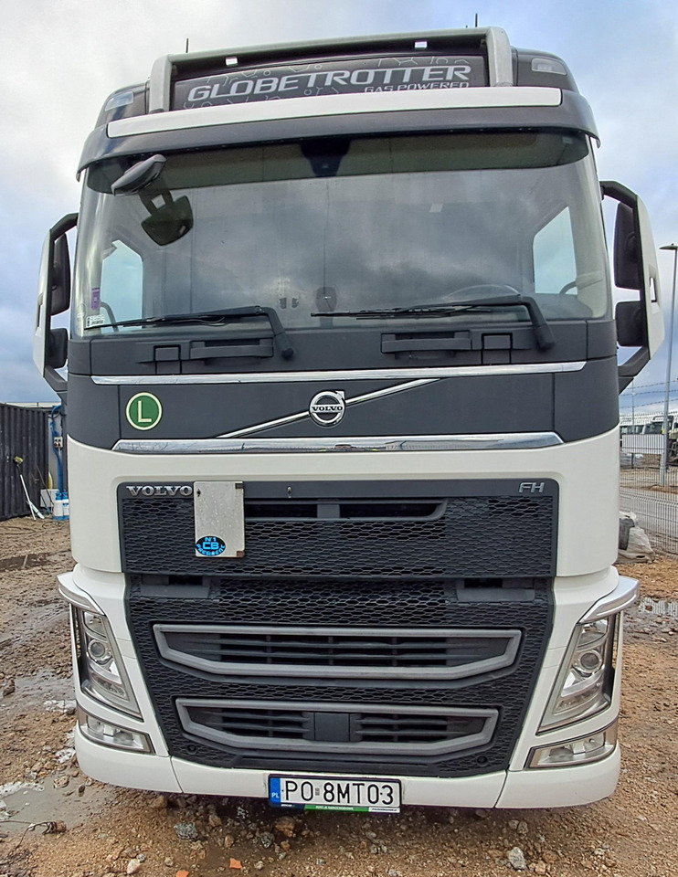 VOLVO FH 460 CIĄGNIK SIODŁOWY - יחידת טרקטור: תמונה 2 VOLVO FH 460 CIĄGNIK SIODŁOWY - יחידת טרקטור: תמונה 2
