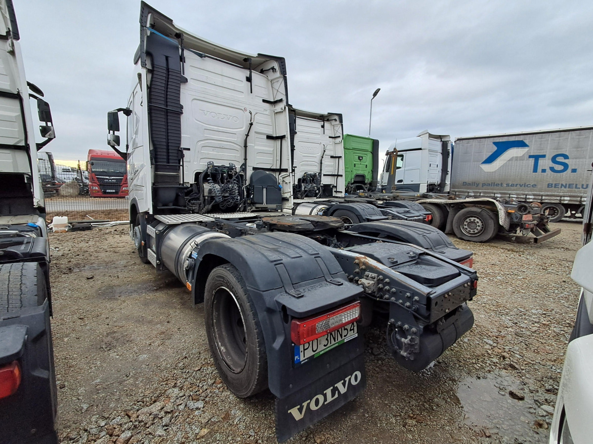 VOLVO FH 460 CIĄGNIK SIODŁOWY - יחידת טרקטור: תמונה 4 VOLVO FH 460 CIĄGNIK SIODŁOWY - יחידת טרקטור: תמונה 4