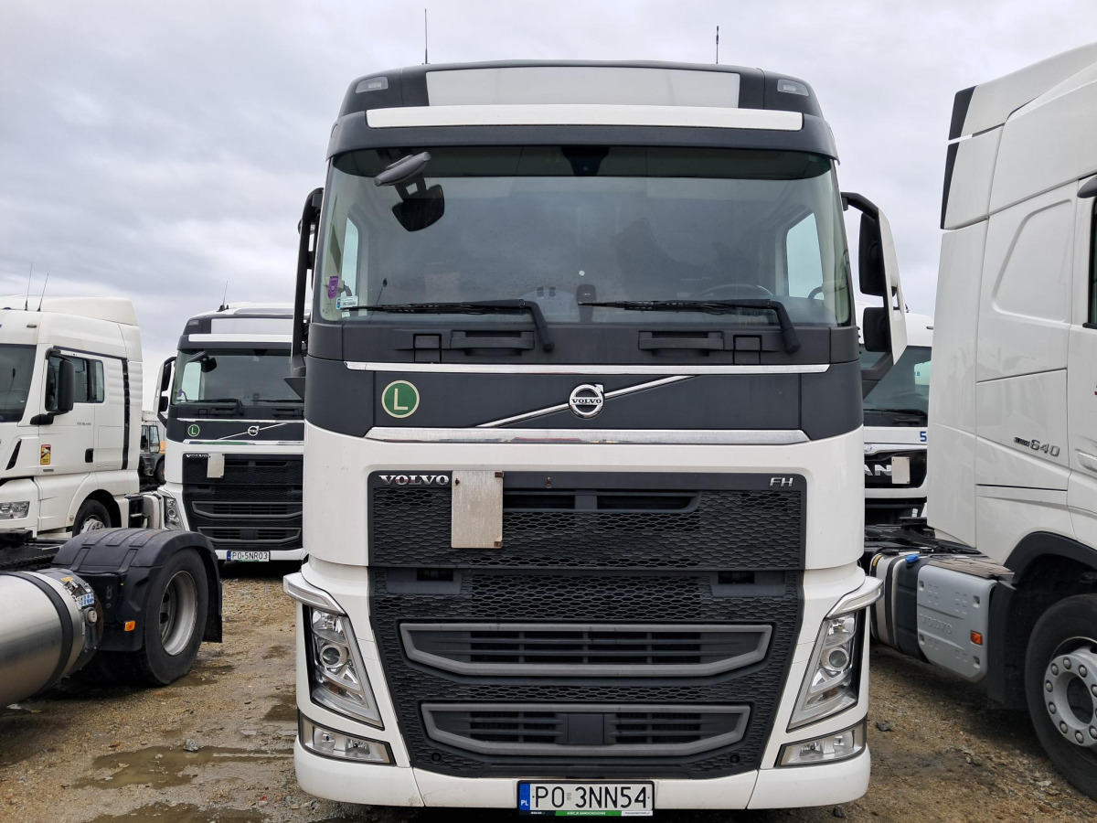 VOLVO FH 460 CIĄGNIK SIODŁOWY - יחידת טרקטור: תמונה 2 VOLVO FH 460 CIĄGNIK SIODŁOWY - יחידת טרקטור: תמונה 2