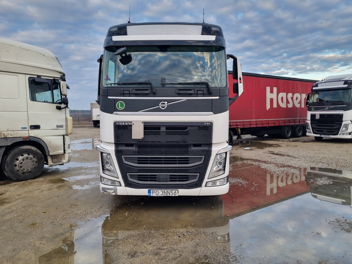 VOLVO FH 460 CIĄGNIK SIODŁOWY - יחידת טרקטור: תמונה 2 VOLVO FH 460 CIĄGNIK SIODŁOWY - יחידת טרקטור: תמונה 2
