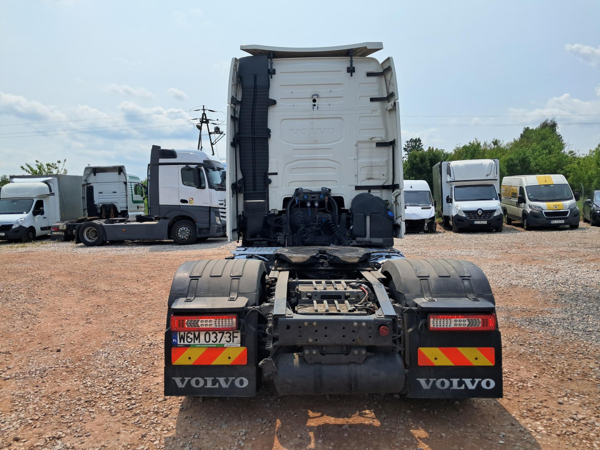 VOLVO FH CIĄGNIK SIODŁOWY - יחידת טרקטור: תמונה 4 VOLVO FH CIĄGNIK SIODŁOWY - יחידת טרקטור: תמונה 4