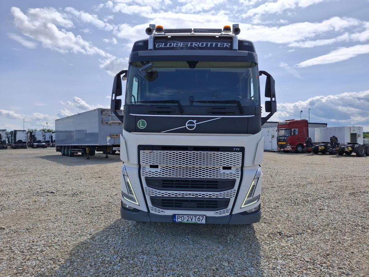 VOLVO FH CIĄGNIK SIODŁOWY - יחידת טרקטור: תמונה 2 VOLVO FH CIĄGNIK SIODŁOWY - יחידת טרקטור: תמונה 2