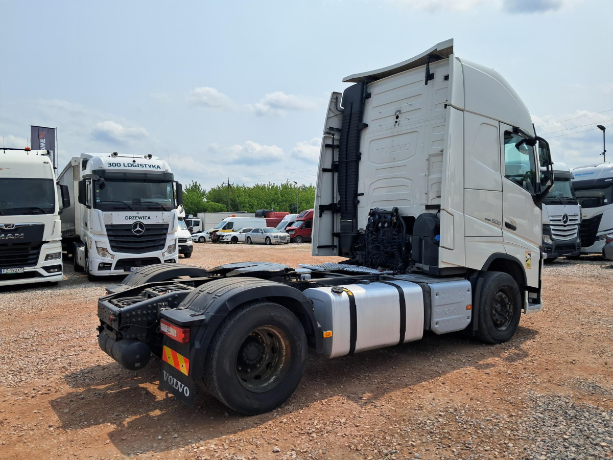 VOLVO FH CIĄGNIK SIODŁOWY - יחידת טרקטור: תמונה 5 VOLVO FH CIĄGNIK SIODŁOWY - יחידת טרקטור: תמונה 5