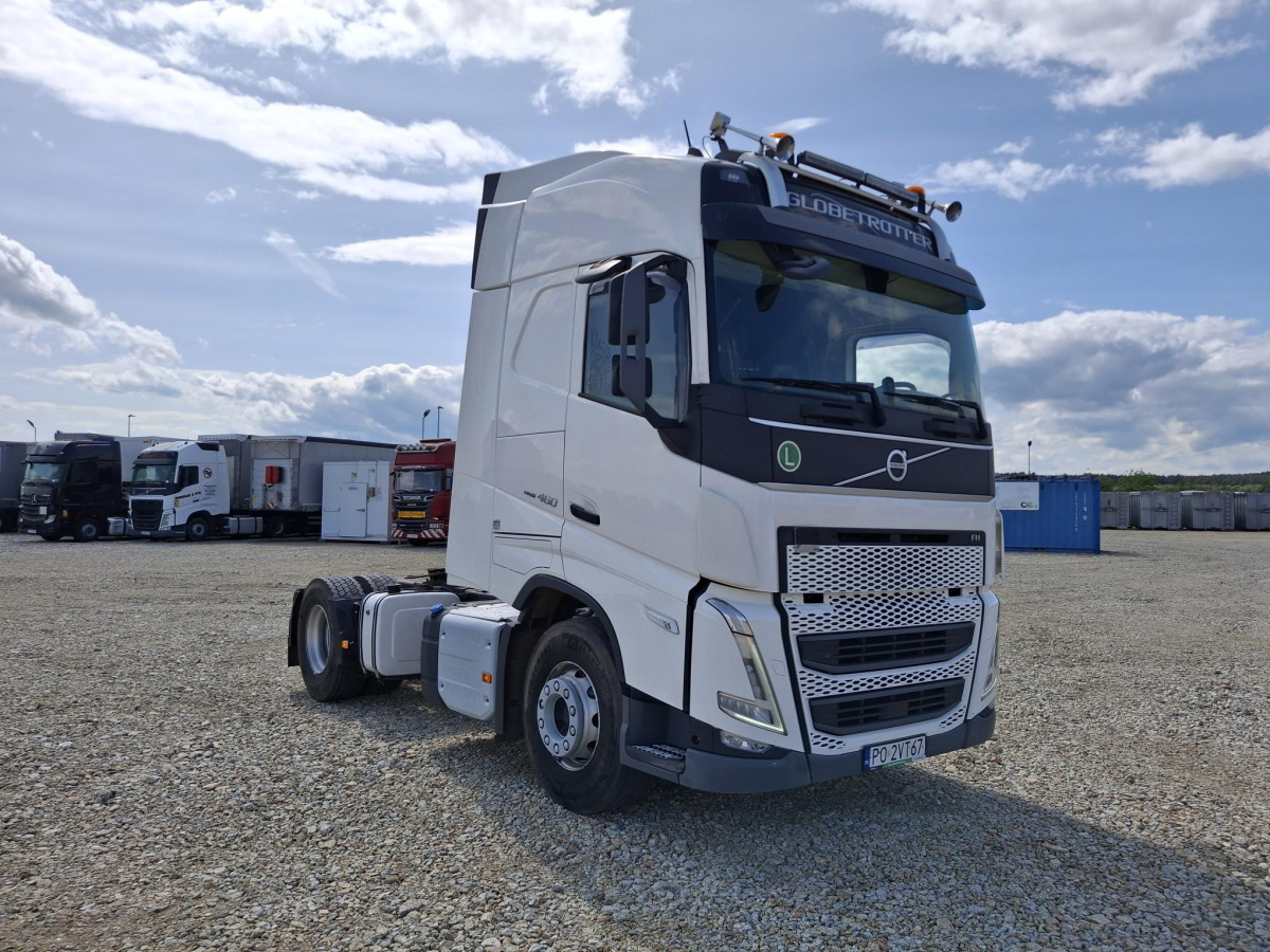 VOLVO FH CIĄGNIK SIODŁOWY - יחידת טרקטור: תמונה 1 VOLVO FH CIĄGNIK SIODŁOWY - יחידת טרקטור: תמונה 1