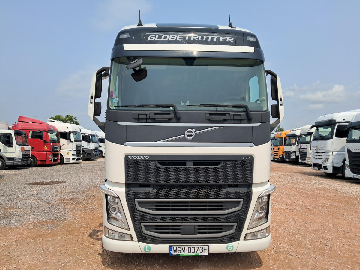 VOLVO FH CIĄGNIK SIODŁOWY - יחידת טרקטור: תמונה 3 VOLVO FH CIĄGNIK SIODŁOWY - יחידת טרקטור: תמונה 3
