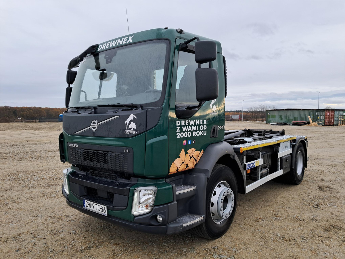 VOLVO FL - משאית הרמת וו: תמונה 3 VOLVO FL - משאית הרמת וו: תמונה 3