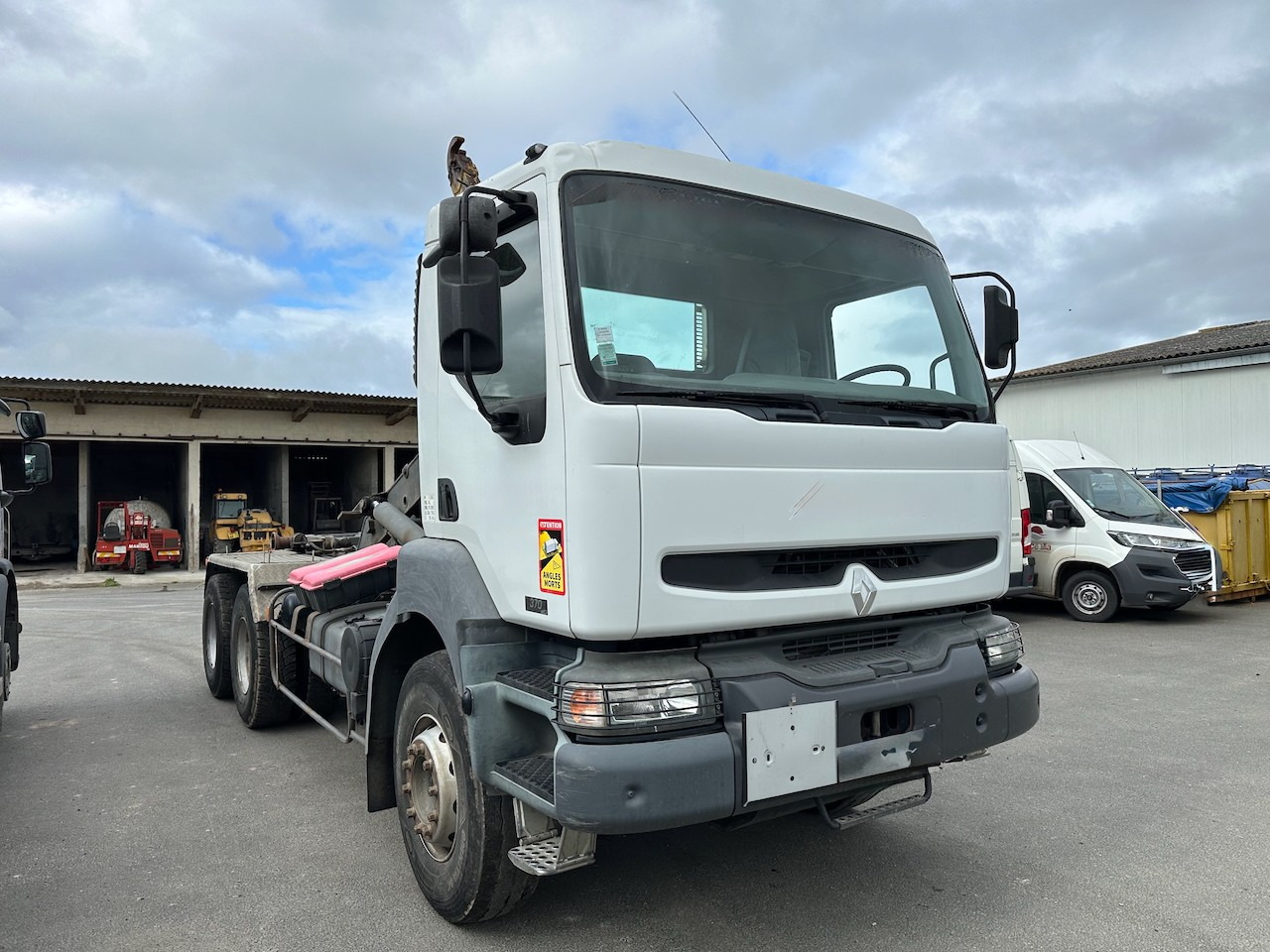 RENAULT KERAX 370 DCI - משאית הרמת וו: תמונה 2 RENAULT KERAX 370 DCI - משאית הרמת וו: תמונה 2