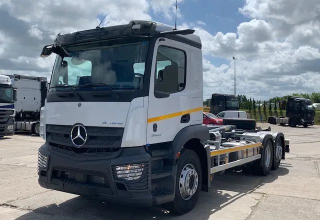 Mercedes-Benz Actros 2543 L Hakowiec - משאית הרמת וו: תמונה 1 Mercedes-Benz Actros 2543 L Hakowiec - משאית הרמת וו: תמונה 1