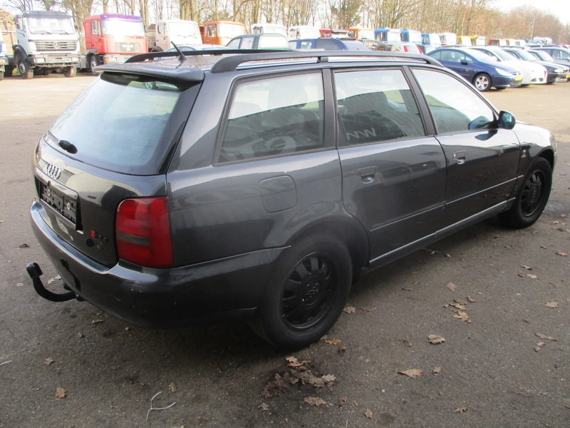 Audi A4 Avant 1.9 tdi , S-Line , Manual , Airco , EXPORT - מכונית: תמונה 3 Audi A4 Avant 1.9 tdi , S-Line , Manual , Airco , EXPORT - מכונית: תמונה 3
