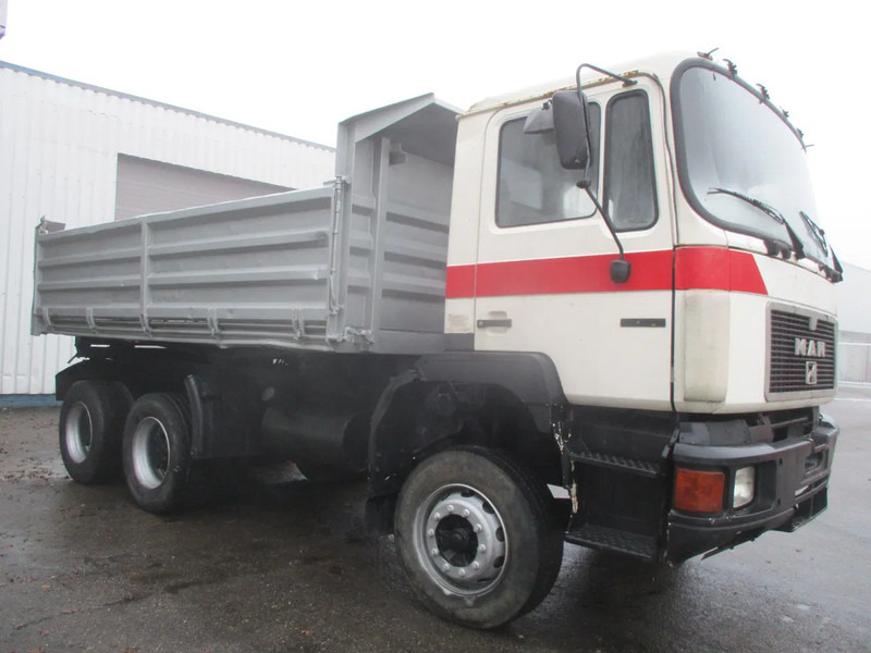 MAN 26 322 ZF Manual , 6x4 , 3 way tipper , Spring suspension - מזהיר: תמונה 4 MAN 26 322 ZF Manual , 6x4 , 3 way tipper , Spring suspension - מזהיר: תמונה 4