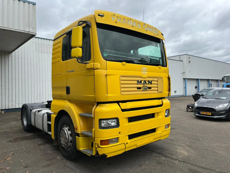 MAN TGA 18-390 , Manual Gearbox , Airco , PTO , Tipper hydraulics - יחידת טרקטור: תמונה 4 MAN TGA 18-390 , Manual Gearbox , Airco , PTO , Tipper hydraulics - יחידת טרקטור: תמונה 4