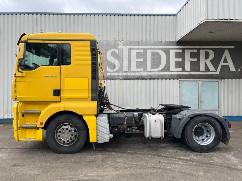 MAN TGA 18-390 , Manual Gearbox , Airco , PTO , Tipper hydraulics - יחידת טרקטור: תמונה 2 MAN TGA 18-390 , Manual Gearbox , Airco , PTO , Tipper hydraulics - יחידת טרקטור: תמונה 2