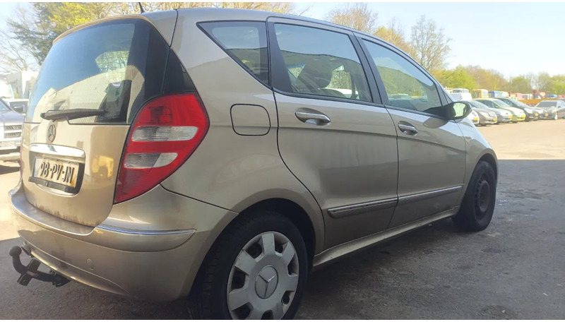 Mercedes-Benz A-Klasse 170 , Airco , leder , distrbute ketting maakt lawaai - האצ'בק: תמונה 3 Mercedes-Benz A-Klasse 170 , Airco , leder , distrbute ketting maakt lawaai - האצ'בק: תמונה 3