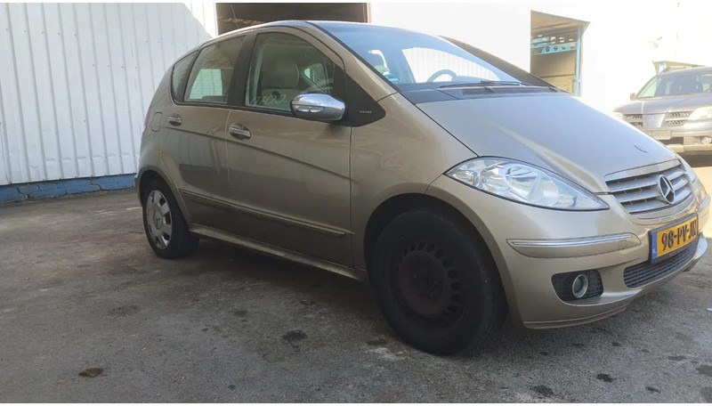 Mercedes-Benz A-Klasse 170 , Airco , leder , distrbute ketting maakt lawaai - האצ'בק: תמונה 4 Mercedes-Benz A-Klasse 170 , Airco , leder , distrbute ketting maakt lawaai - האצ'בק: תמונה 4