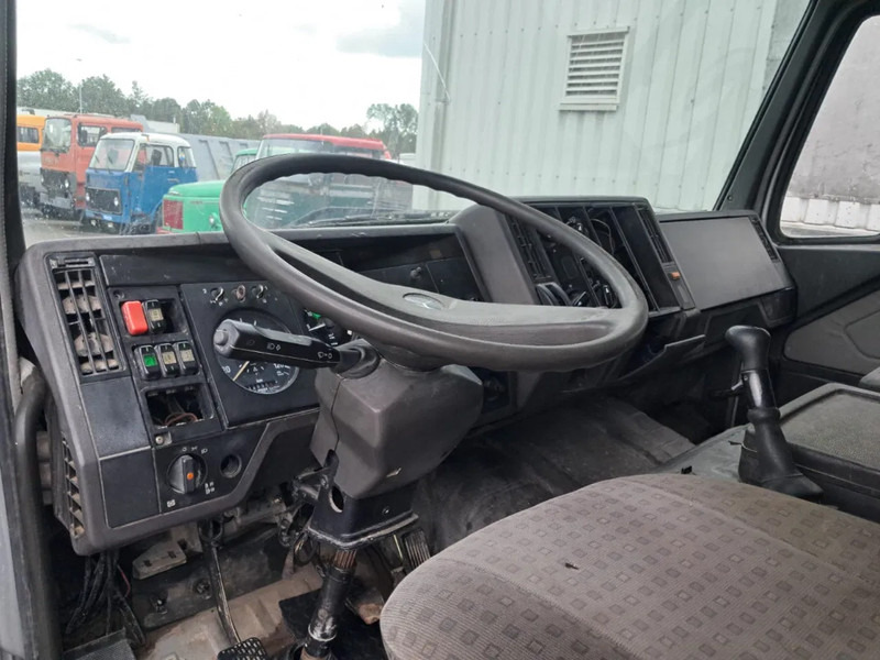 משאית עם שלדת תא Mercedes-Benz SK 3535 ,V8 Biturbo , 8x4 ,ZF Manual , Spring Suspension: תמונה 11 משאית עם שלדת תא Mercedes-Benz SK 3535 ,V8 Biturbo , 8x4 ,ZF Manual , Spring Suspension: תמונה 11