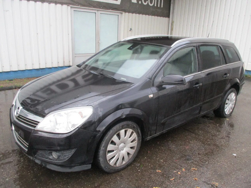 Opel Astra 1.7 CDTI , NOT RUNNING , Navi , Airco , lederen bekleding - מכונית: תמונה 1 Opel Astra 1.7 CDTI , NOT RUNNING , Navi , Airco , lederen bekleding - מכונית: תמונה 1