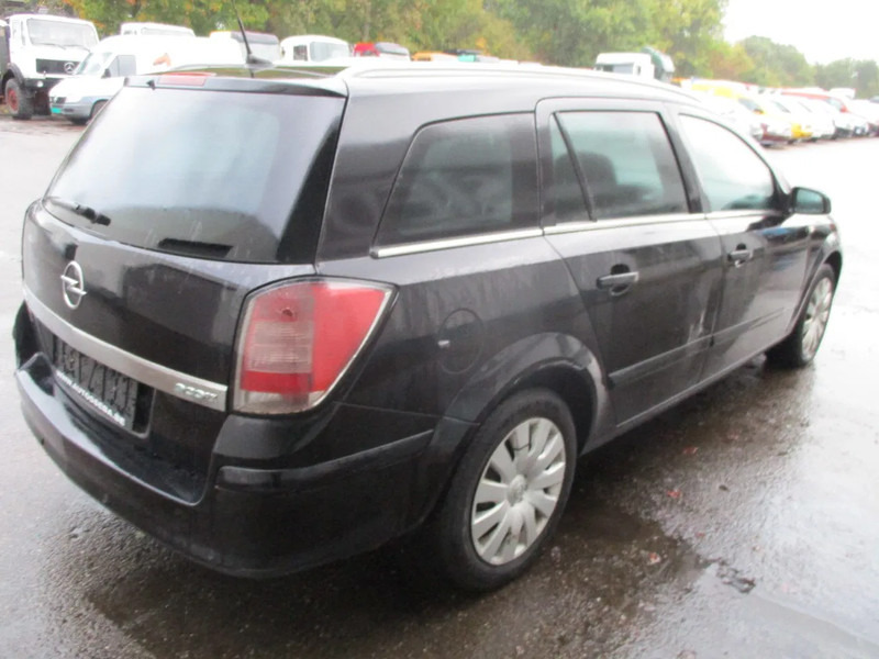 Opel Astra 1.7 CDTI , NOT RUNNING , Navi , Airco , lederen bekleding - מכונית: תמונה 3 Opel Astra 1.7 CDTI , NOT RUNNING , Navi , Airco , lederen bekleding - מכונית: תמונה 3