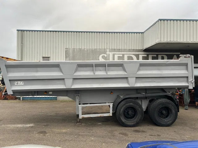 Trax 2 Axle Steel Tipper , Spring Suspension , Drum Brakes - סמיטריילר עם מזהיר: תמונה 2 Trax 2 Axle Steel Tipper , Spring Suspension , Drum Brakes - סמיטריילר עם מזהיר: תמונה 2