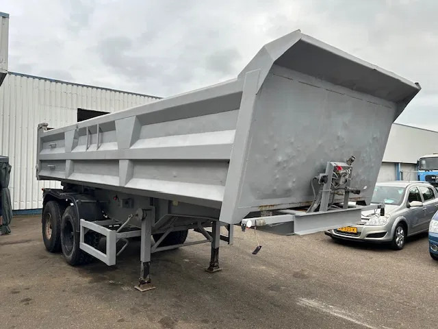 Trax 2 Axle Steel Tipper , Spring Suspension , Drum Brakes - סמיטריילר עם מזהיר: תמונה 4 Trax 2 Axle Steel Tipper , Spring Suspension , Drum Brakes - סמיטריילר עם מזהיר: תמונה 4