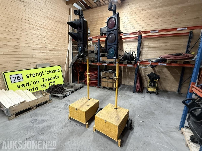 1 sett mobile trafikklys – rep.objekt - ציוד בנייה: תמונה 1 1 sett mobile trafikklys – rep.objekt - ציוד בנייה: תמונה 1