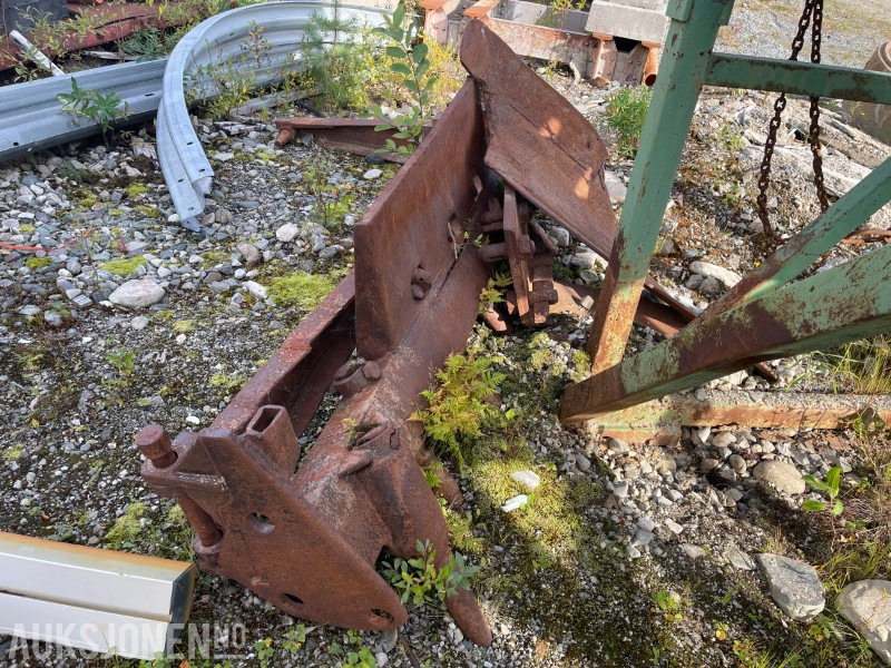 1900 Traktor-/maskinskjær eldre modell - מכונה חקלאית: תמונה 1 1900 Traktor-/maskinskjær eldre modell - מכונה חקלאית: תמונה 1