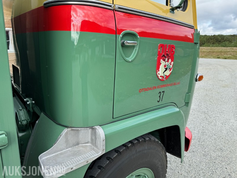 משאית צד נופל/ שטוחה 1966 Scania LBS 76 komplett sett med bil og henger selges fra bilmuseum.: תמונה 18