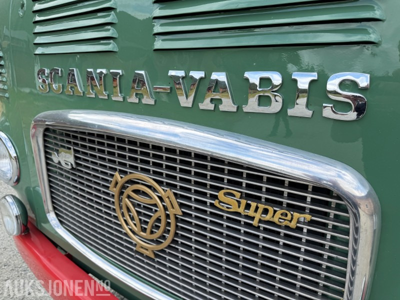 משאית צד נופל/ שטוחה 1966 Scania LBS 76 komplett sett med bil og henger selges fra bilmuseum.: תמונה 10