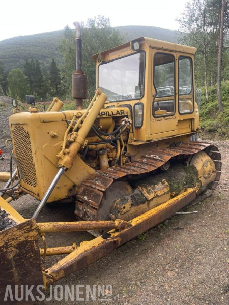 1970 Cat D4d - ציוד בנייה: תמונה 4 1970 Cat D4d - ציוד בנייה: תמונה 4