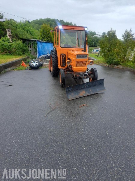 1974 Fiat 350 traktor med brøyteskjær - טרקטור חקלאי: תמונה 3 1974 Fiat 350 traktor med brøyteskjær - טרקטור חקלאי: תמונה 3