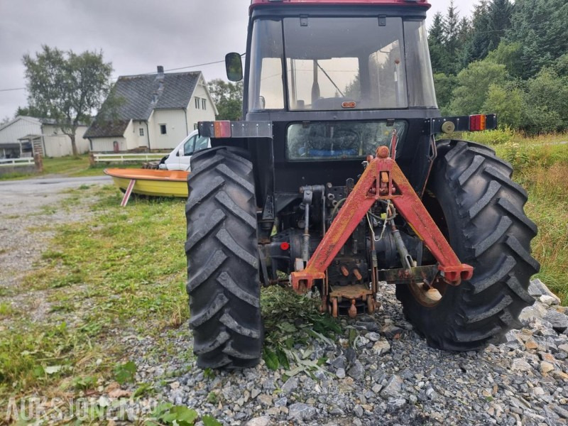 1990 CASE IH 956XL TRAKTOR snøfres 2 skuffer triangelfeste MVA FRI - טרקטור חקלאי: תמונה 4 1990 CASE IH 956XL TRAKTOR snøfres 2 skuffer triangelfeste MVA FRI - טרקטור חקלאי: תמונה 4
