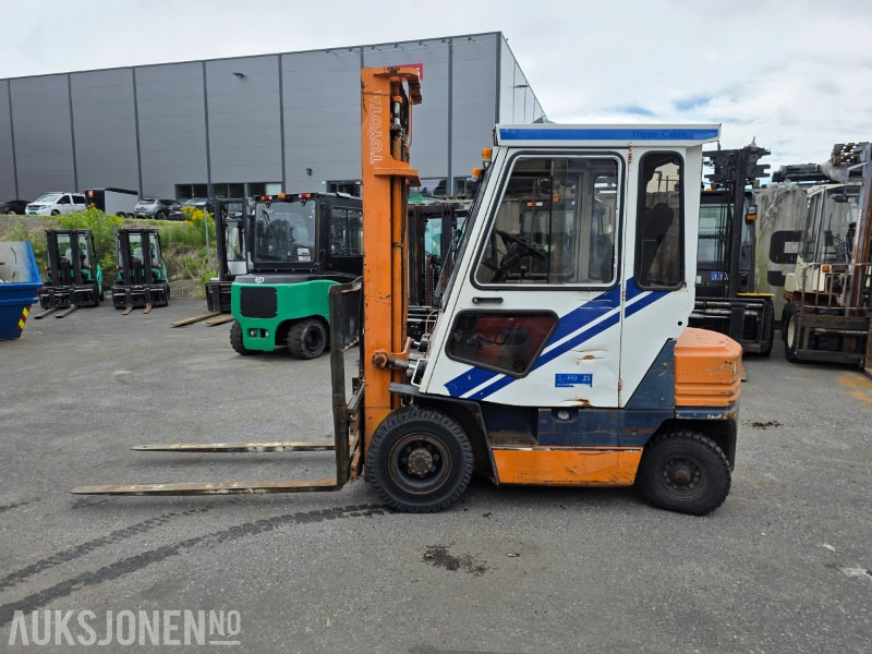 1991 Toyota 02 5FD 25 2.5 tonn dieseltruck - ציוד לטיפול בחומרים: תמונה 5 1991 Toyota 02 5FD 25 2.5 tonn dieseltruck - ציוד לטיפול בחומרים: תמונה 5