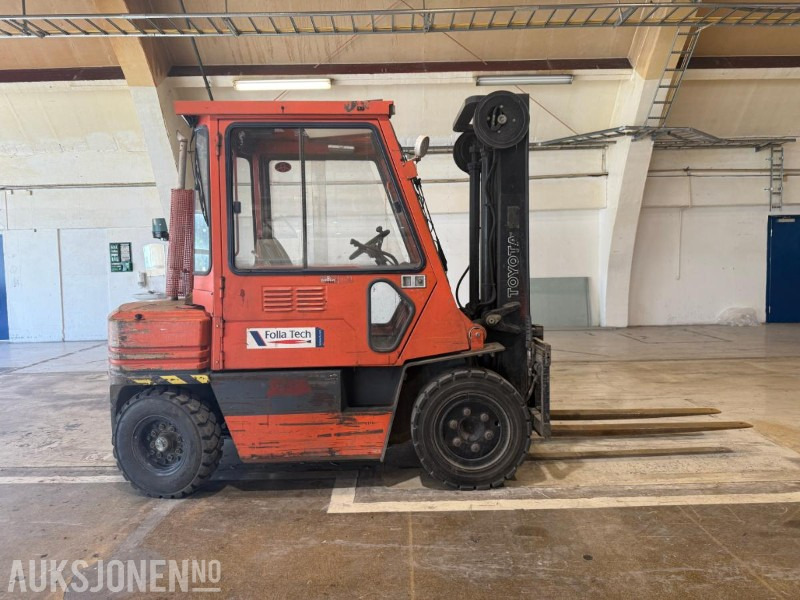 1993 Toyota 35•45 gaffeltruck. - ציוד לטיפול בחומרים: תמונה 3 1993 Toyota 35•45 gaffeltruck. - ציוד לטיפול בחומרים: תמונה 3