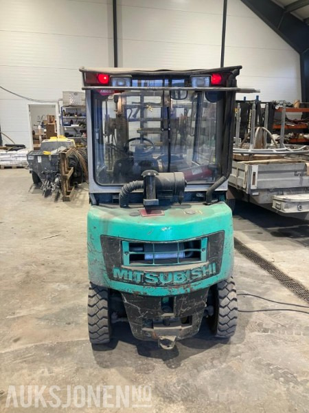 1994 Mitsubishi FD- 20/Cap, gaffeltruck - ציוד לטיפול בחומרים: תמונה 3 1994 Mitsubishi FD- 20/Cap, gaffeltruck - ציוד לטיפול בחומרים: תמונה 3