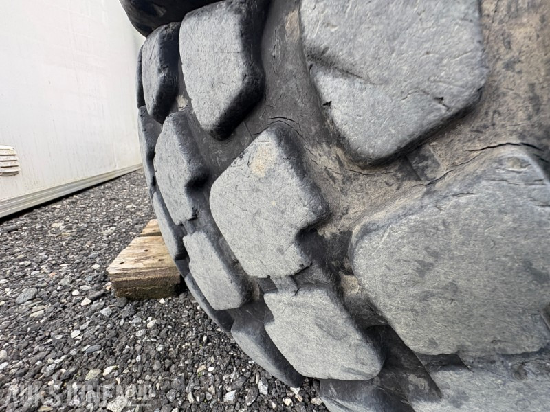 1995 Volvo Komplette hjulsett 17.5R25 for hjullaster - צרופה עבור מכונת בנייה: תמונה 3 1995 Volvo Komplette hjulsett 17.5R25 for hjullaster - צרופה עבור מכונת בנייה: תמונה 3