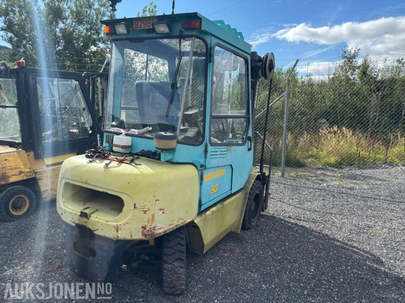 1996 Komatsu FD30T truck diesel - ציוד לטיפול בחומרים: תמונה 4 1996 Komatsu FD30T truck diesel - ציוד לטיפול בחומרים: תמונה 4