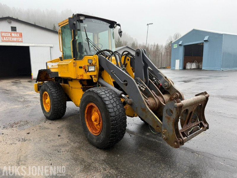 1997 Volvo L70C Hjullaster - Hydraulisk HK-Feste - 3 og 4 funksjon - מעמיס גלגלים: תמונה 4 1997 Volvo L70C Hjullaster - Hydraulisk HK-Feste - 3 og 4 funksjon - מעמיס גלגלים: תמונה 4