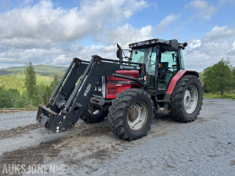 1998 Massey Ferguson 6180 Traktor med frontlaster og vendegir - טרקטור חקלאי: תמונה 1 1998 Massey Ferguson 6180 Traktor med frontlaster og vendegir - טרקטור חקלאי: תמונה 1