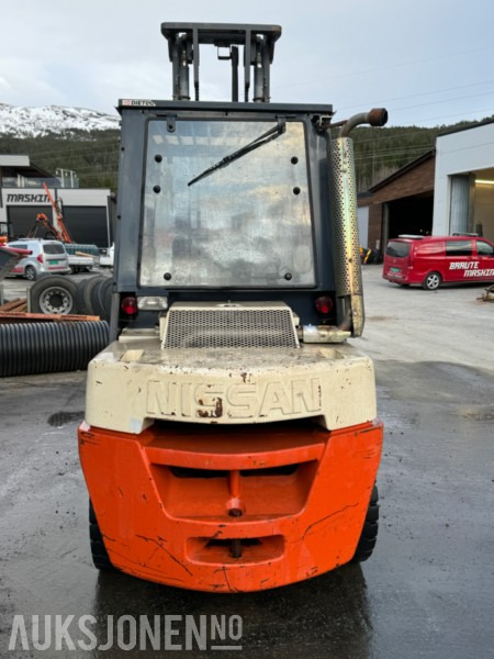 1998 Nissan 35 - Modell WF03A33U - Diesel - Motvektstruck - פלטפורמה אווירית: תמונה 5 1998 Nissan 35 - Modell WF03A33U - Diesel - Motvektstruck - פלטפורמה אווירית: תמונה 5