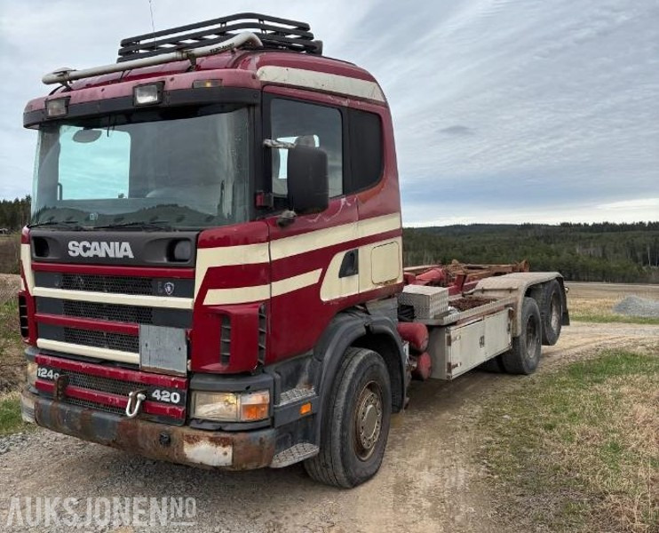 1999 Scania R-serie R124 KROKLØFT - משאית הרמת וו: תמונה 1 1999 Scania R-serie R124 KROKLØFT - משאית הרמת וו: תמונה 1